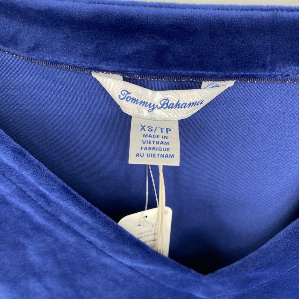 Tommy Bahama Velour Popover - Picture 3 of 3